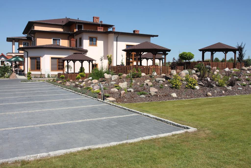 Hotel Ambasada Krobia Exterior photo